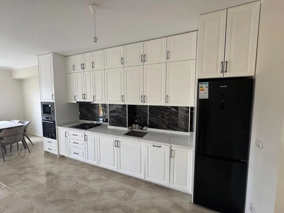 Apartment In Szkodra 0*,